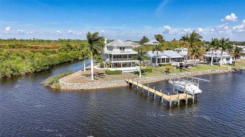 3796 Peace River Dr, Punta Gorda, FL, 33983-3520 | Card Image
