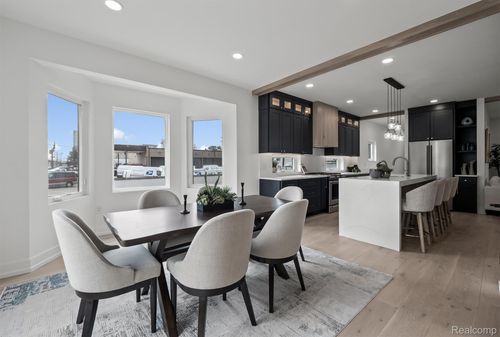 125 N Washington Ave, Royal Oak, MI, 48067-1785 | Card Image