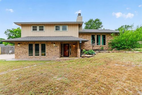 2640 Hummingbird Ln, Enid, OK, 73703-1526 | Card Image