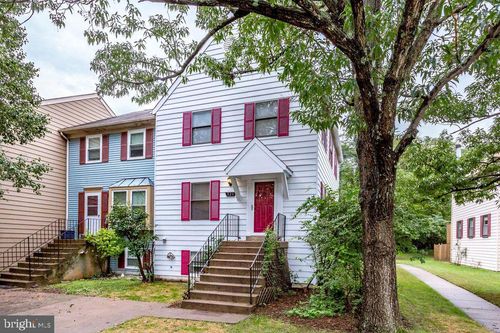 939 Barton Oaks Pl, HERNDON, VA, 20170-3441 | Card Image