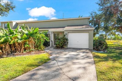 1742 Adams Circle S, Townhouse with 2 bedrooms, 1 bathrooms and null parking in Largo FL | Image 1