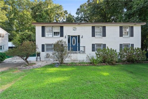 6825 Maddox Rd, Morrow, GA, 30260-3222 | Card Image