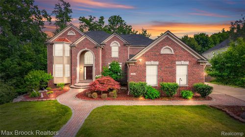 7083 Chatham Ct, West Bloomfield, MI, 48322-2960 | Card Image