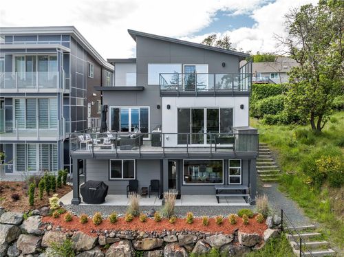 542 Gurunank Lane, Victoria, BC, V9C0M2 | Card Image