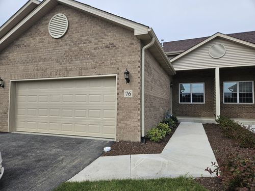 76 Olympus Dr, Tinley Park, IL, 60477-4829 | Card Image