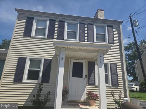 207 Washington St, Fieldsboro, NJ, 08505-1137 | Card Image
