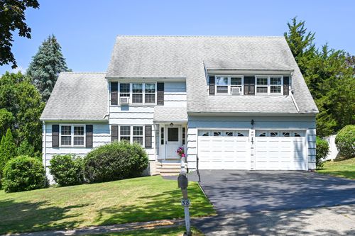 38 Pepperbush Ln, Fairfield, CT, 06824-4037 | Card Image