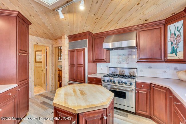 175 Boardwalk, House other with 8 bedrooms, 4 bathrooms and null parking in Point Pleasant Beach NJ | Image 23