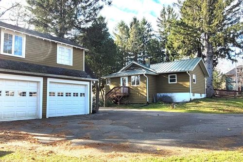 600 Pine St, Athens, WI, 54411-9303 | Card Image