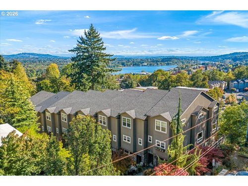 2-4642 Sw Condor Ave, Portland, OR, 97239-4067 | Card Image