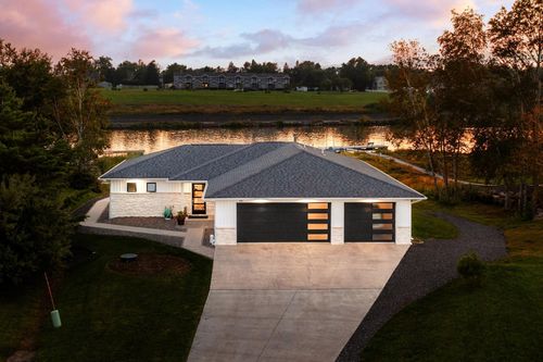 546 Marina Dr, Superior, WI, 54880-3200 | Card Image