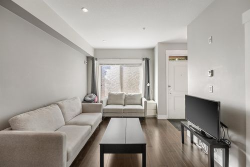 1-838 Royal Ave, New Westminster, BC, V3M1J9 | Card Image