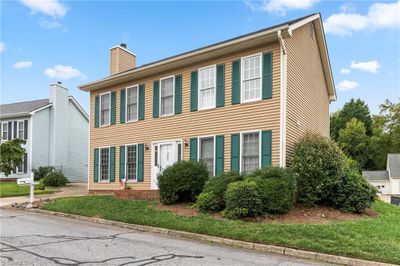 320 Brookside Court, House other with 3 bedrooms, 2 bathrooms and null parking in Kernersville NC | Image 2