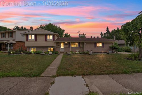 15546 Liverpool St, Livonia, MI, 48154-1818 | Card Image