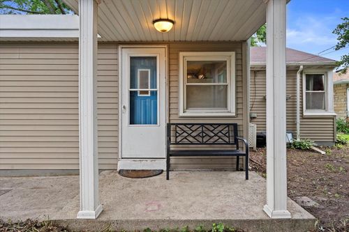 5006 N Port Washington Road, GLENDALE, WI, 53217 | Card Image
