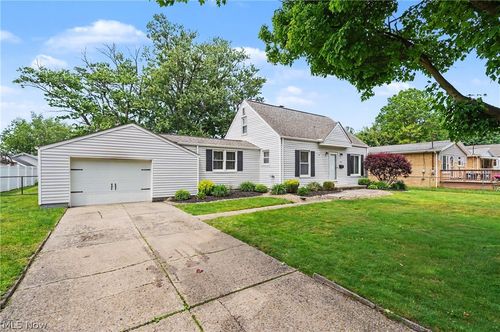 466 Brewer Avenue, Akron, OH, 44305 | Card Image