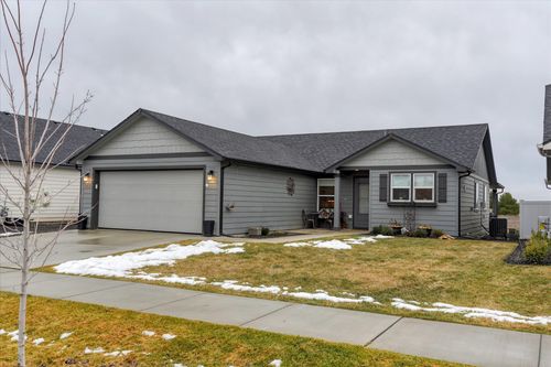 1912 E C St, Deer Park, WA, 99006-5620 | Card Image