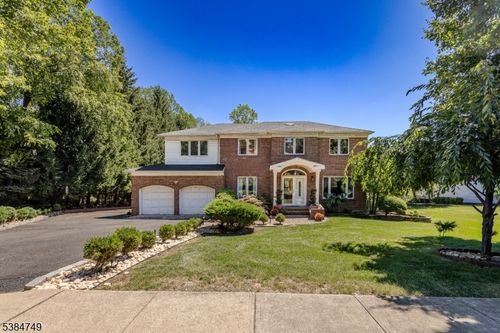 85 Swenson Cir, Berkeley Heights, NJ, 07922-2117 | Card Image