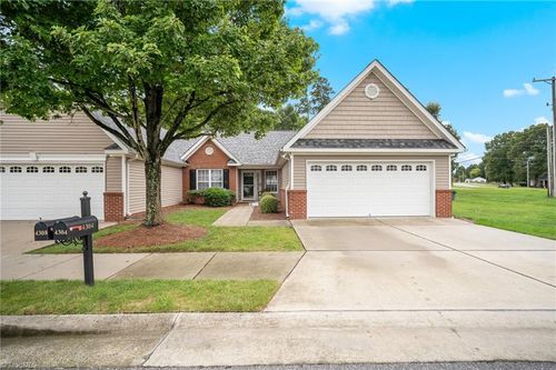 4304 Weatherton Dr, Kernersville, NC, 27284-6642 | Card Image