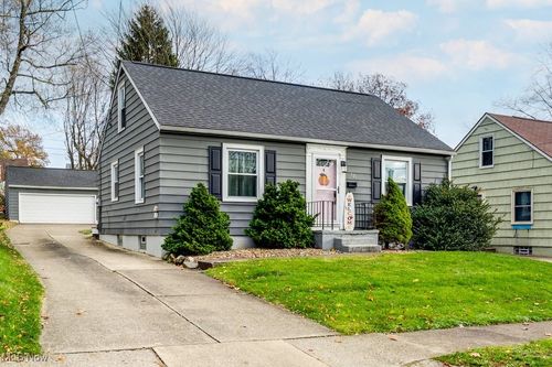 131 Baird Ave, Wadsworth, OH, 44281-2217 | Card Image