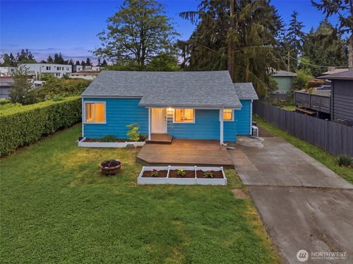1651 Sw 114th St, Seattle, WA, 98146-3563 | Card Image