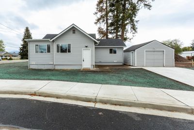 18622 E Riverway Ave, Home with 3 bedrooms, 1 bathrooms and null parking in Greenacres WA | Image 1