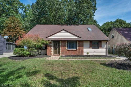 25595 Chatworth Dr, Euclid, OH, 44117-1843 | Card Image