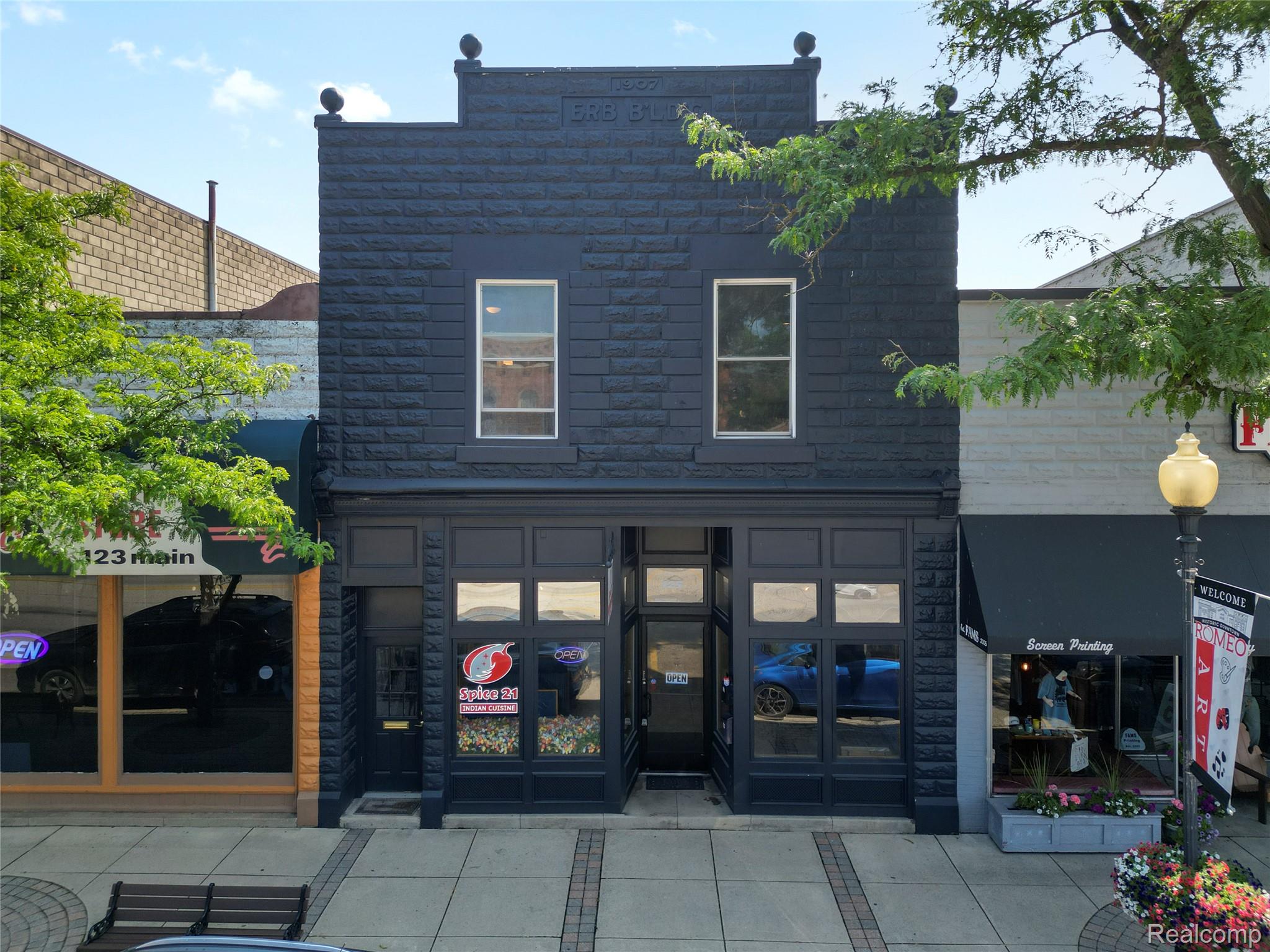 Residential Lease in Romeo Village