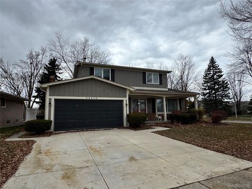 20490 Coachwood Rd, Riverview, MI, 48193-7949 | Card Image