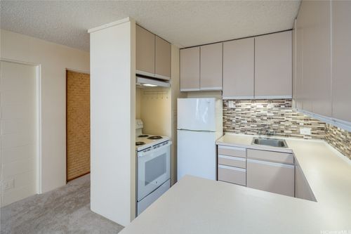 c203-1630 Makiki St, Honolulu, HI, 96822-5217 | Card Image