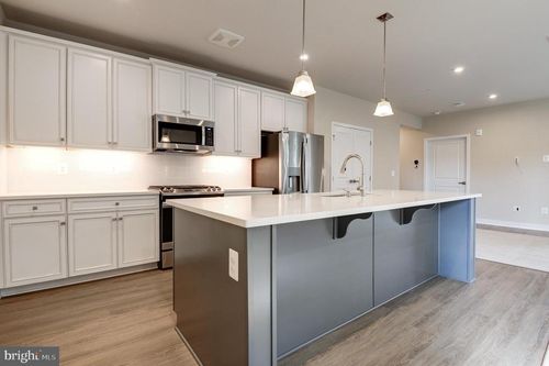 unit-304-4395 Peach Lily Ln, CHANTILLY, VA, 20151-1820 | Card Image