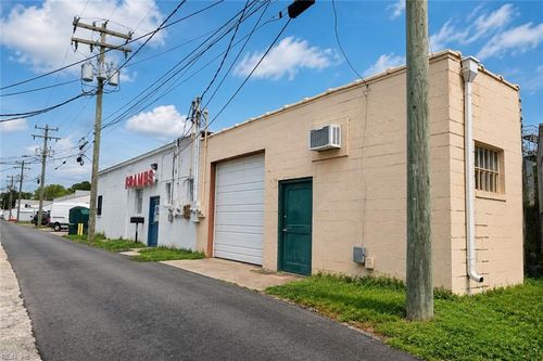 9616 Hosier St, Newport News, VA, 23601-4527 | Card Image