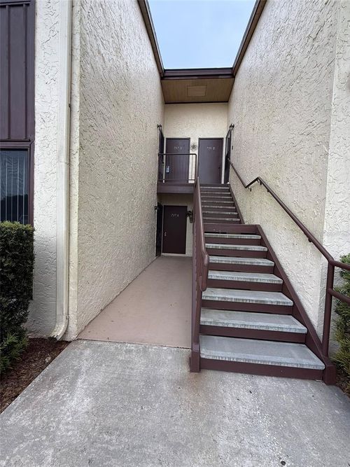 a-737 Midway Dr, Ocala, FL, 34472-2301 | Card Image