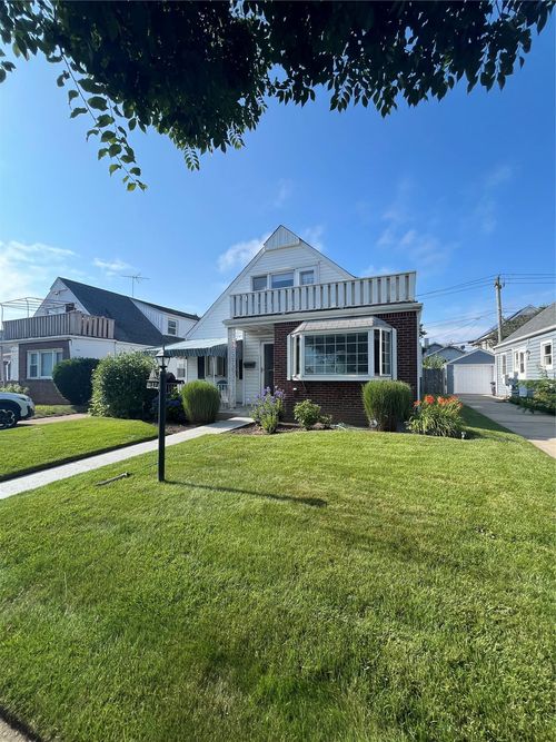 upper-437 W Park Ave, Long Beach, NY, 11561-3119 | Card Image
