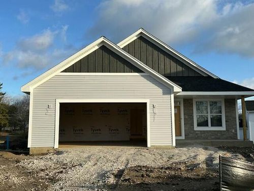 1039 Waterstone Ct, Pewaukee, WI, 53072 | Card Image