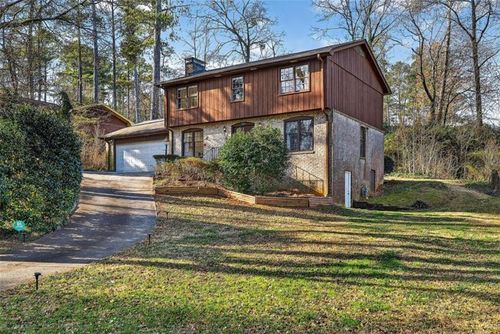 571 Tahoe Cir, Stone Mountain, GA, 30083-4447 | Card Image