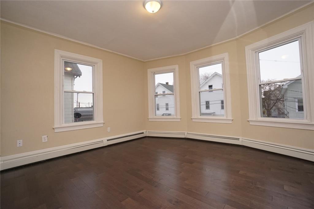 13 Mary Street, Sold in Central Falls Zoocasa