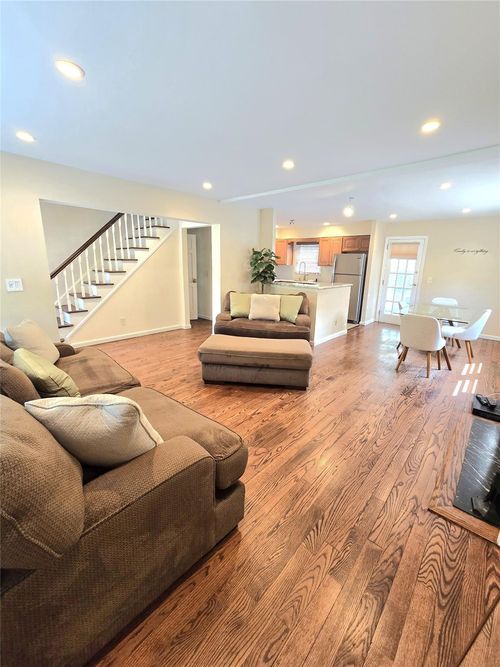157 87th St, Howard Beach, NY, 11414-2604 | Card Image