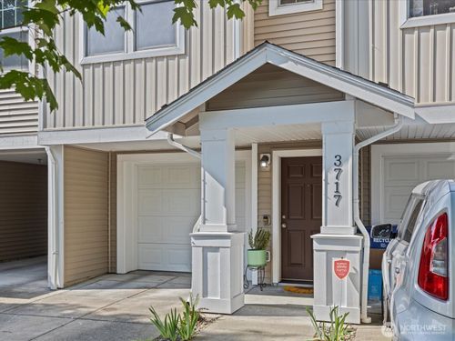 3717 S Holly Park Dr, Seattle, WA, 98118-4044 | Card Image