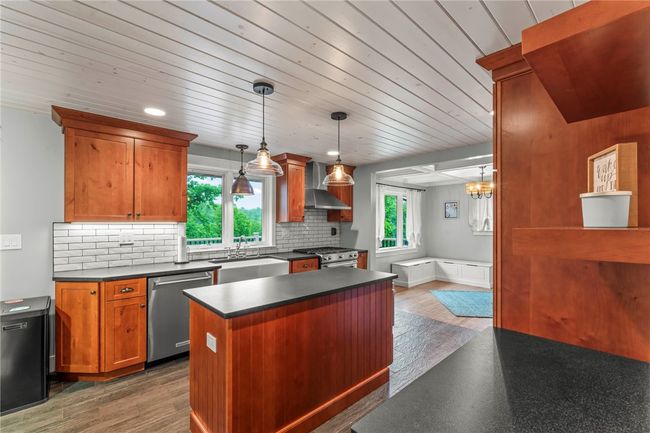 857 E Mcmurray Rd, House other with 3 bedrooms, 3 bathrooms and 2 parking in Peters Twp PA | Image 15