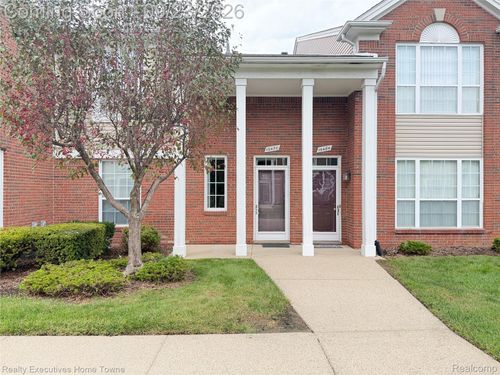 16476 Radison Dr, Macomb, MI, 48044-4078 | Card Image