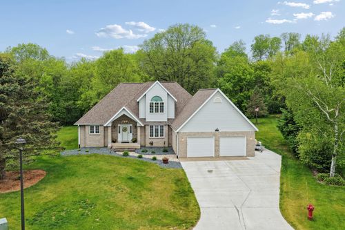 103 Ivy Dr, Woodville, WI, 54028-9417 | Card Image