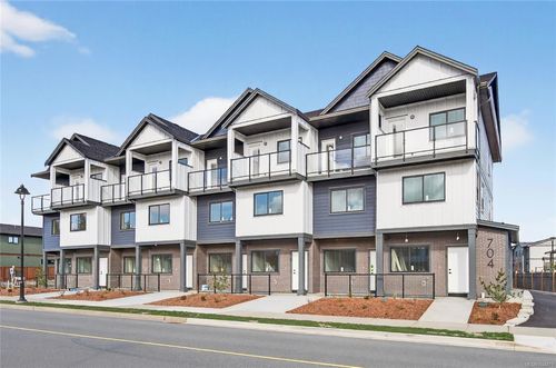 8-704 Beaver Creek Blvd, Campbell River, BC, V9H0E9 | Card Image