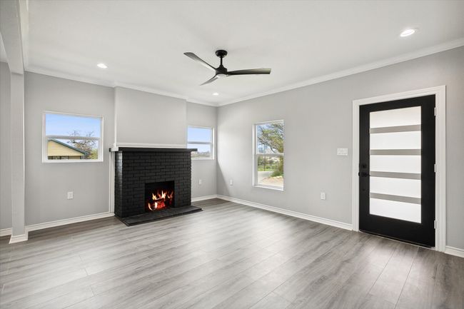 1250 E Morphy St, House other with 3 bedrooms, 2 bathrooms and null parking in Fort Worth TX | Image 4