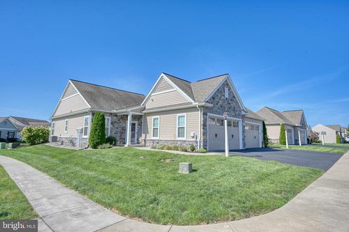 102 S Village Circle, PALMYRA, PA, 17078 | Card Image