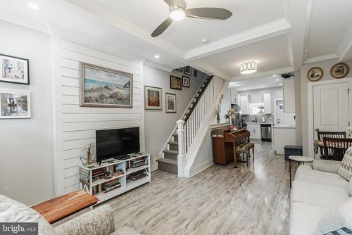 2504 S American St, PHILADELPHIA, PA, 19148-4719 | Card Image