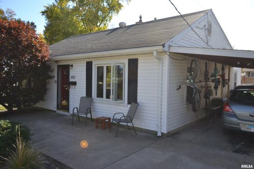 411 W Greenwood Ave, South Jacksonville, IL, 62650-3242 | Card Image