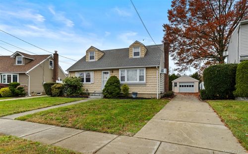 107 Rose Dr, East Meadow, NY, 11554-1136 | Card Image