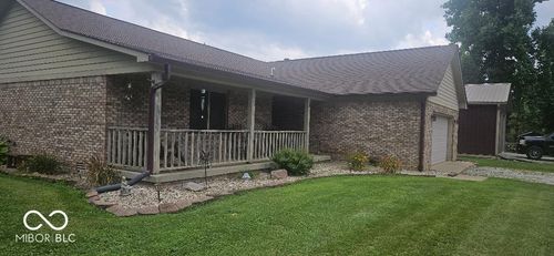 5847 Volunteer Ln, Martinsville, IN, 46151-6692 | Card Image