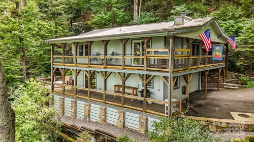 61 Eagle Roost Rd, Maggie Valley, NC, 28751-9319 | Card Image